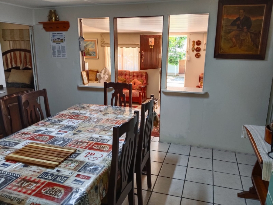 5 Bedroom Property for Sale in Hartenbos Central Western Cape